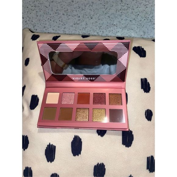 NWT VIOLET VOSS Windflower Eyeshadow Palette Ten Colors - Picture 1 of 8